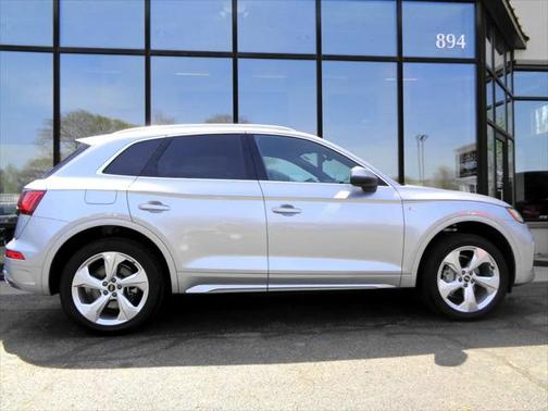 2022 Audi Q5 45 S line Premium Plus