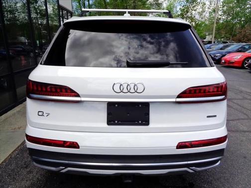 2023 Audi Q7 55 Premium Plus