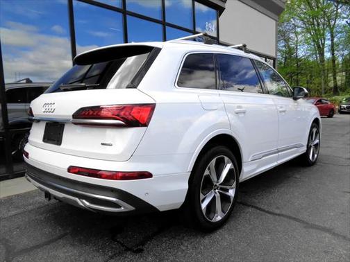 2023 Audi Q7 55 Premium Plus