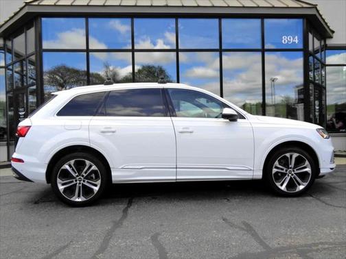 2023 Audi Q7 55 Premium Plus
