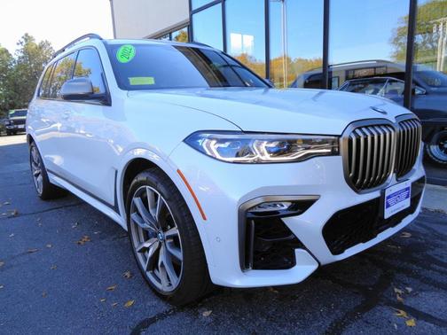 2022 BMW X7 M50i