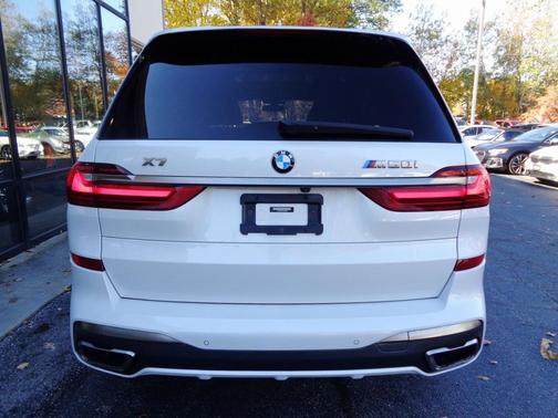2022 BMW X7 M50i