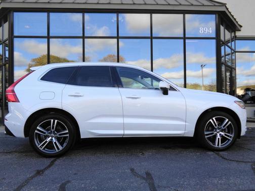 2019 Volvo XC60 T5 Momentum