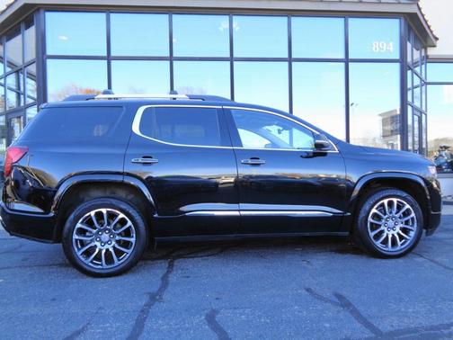 2020 GMC Acadia Denali