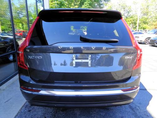 2024 Volvo XC90 B6 AWD Plus Bright Theme 7P