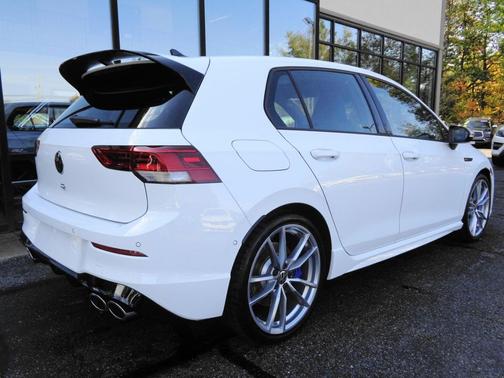 2024 Volkswagen Golf R 2.0T Manual