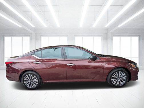 Garnet Pearl 2024 Nissan Altima 2.5 SV