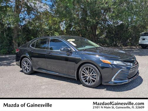 Midnight Black Metallic 2021 Toyota Camry XLE