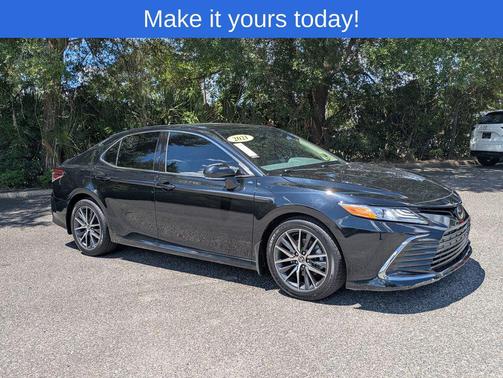 Midnight Black Metallic 2021 Toyota Camry XLE