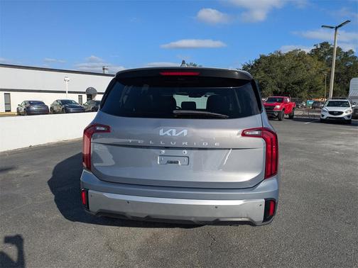 2024 Kia Telluride LX