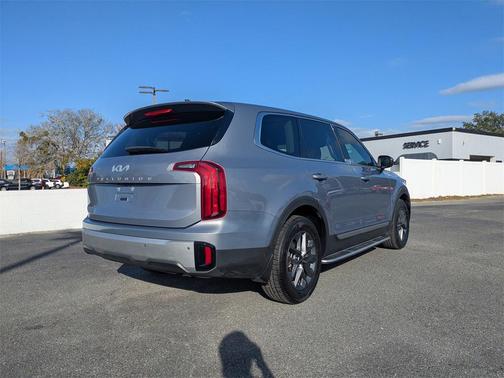 2024 Kia Telluride LX