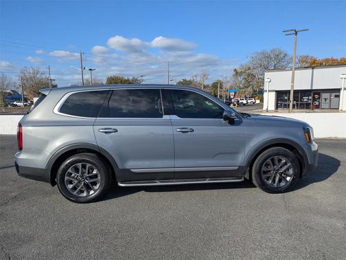 2024 Kia Telluride LX