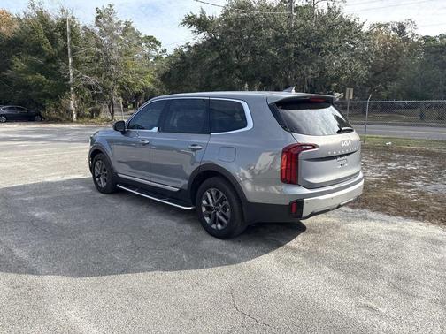 2024 Kia Telluride LX