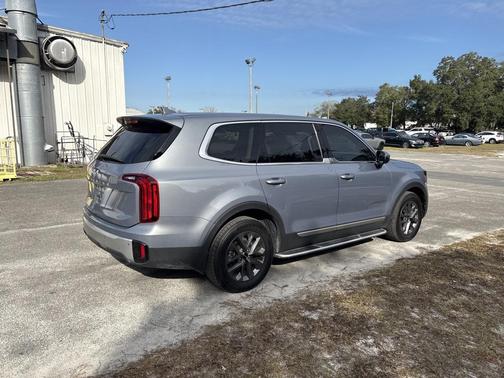 2024 Kia Telluride LX