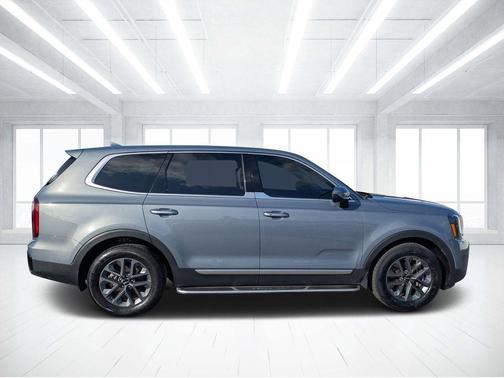 2024 Kia Telluride LX
