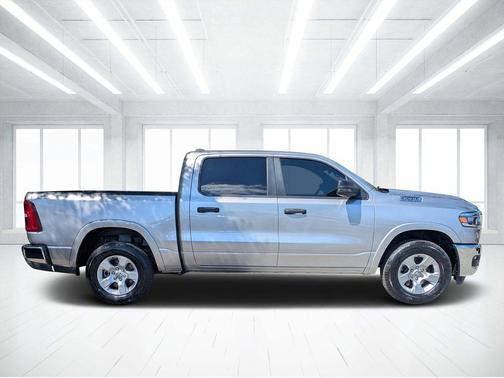 Billet Silver Metallic Clearcoat 2025 RAM 1500 Big Horn/Lone Star