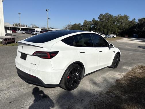 2022 Tesla Model Y Performance Dual Motor All-Wheel Drive