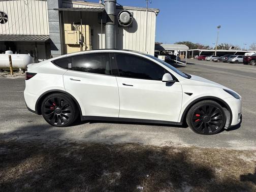 2022 Tesla Model Y Performance Dual Motor All-Wheel Drive