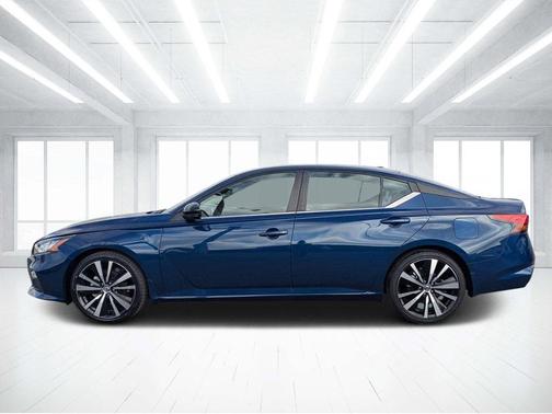 2021 Nissan Altima SR FWD