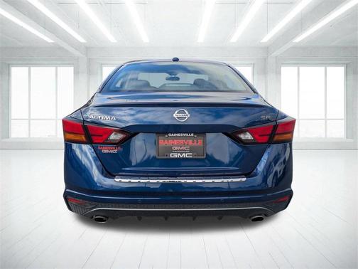 2021 Nissan Altima SR FWD