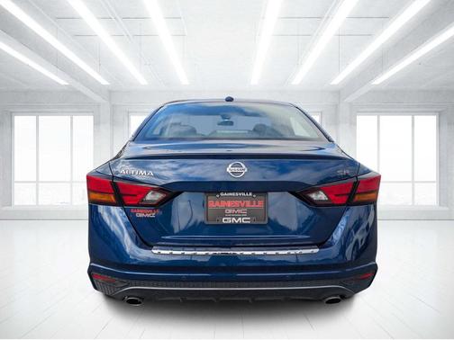 2021 Nissan Altima SR FWD