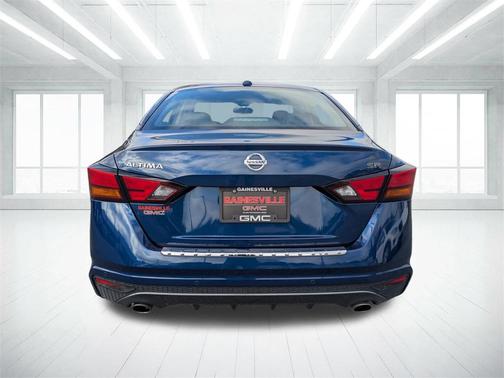 2021 Nissan Altima SR FWD