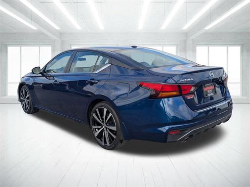 2021 Nissan Altima SR FWD