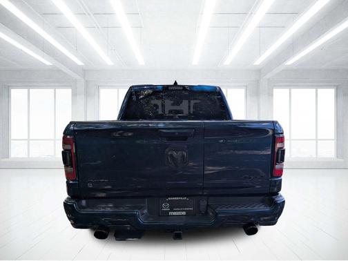 Patriot Blue Pearlcoat 2021 RAM 1500 Limited