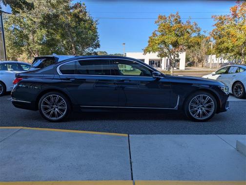 2020 BMW 750 i xDrive