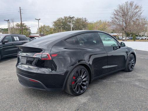 2024 Tesla Model Y Performance Dual Motor All-Wheel Drive
