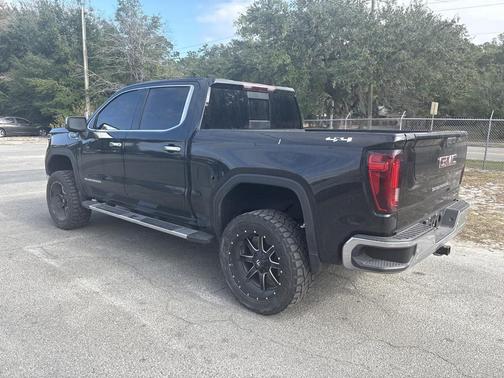 2022 GMC Sierra 1500 SLT