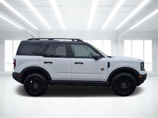 Oxford White 2025 Ford Bronco Sport Badlands