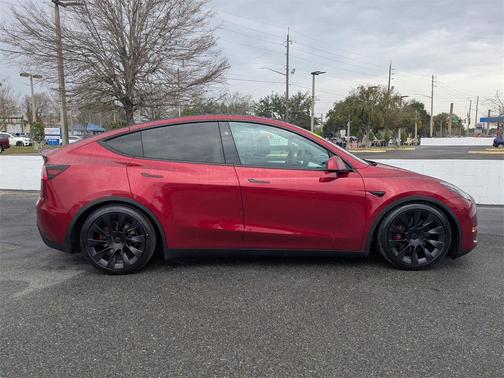 2024 Tesla Model Y Long Range Dual Motor All-Wheel Drive