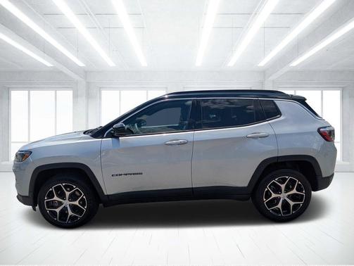Silver Zynith Metallic Clearcoat 2024 Jeep Compass Limited