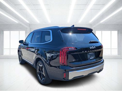 Ebony Black 2025 Kia Telluride S