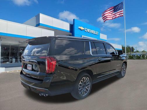 Onyx Black 2023 GMC Yukon XL Denali Ultimate