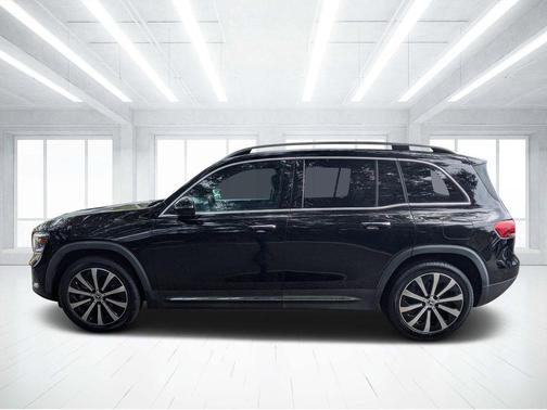 Cosmos Black Metallic 2022 Mercedes-Benz GLB 250 4MATIC