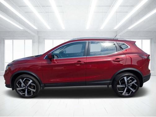 Pearl Metallic 2022 Nissan Rogue Sport SL
