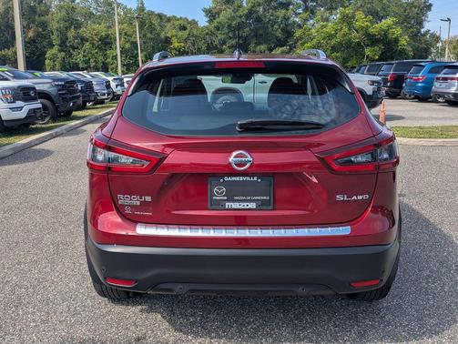Pearl Metallic 2022 Nissan Rogue Sport SL