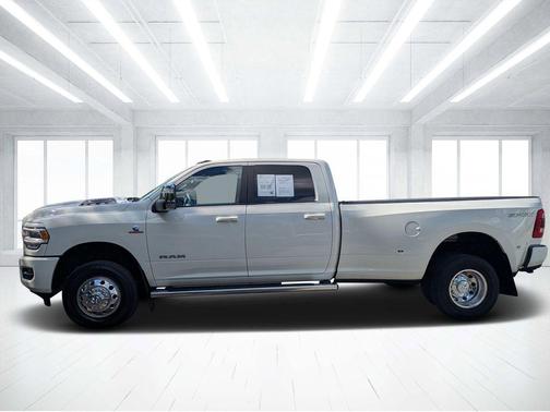 Pearl White 2024 RAM 3500 Laramie Crew Cab 4x4 8' Box