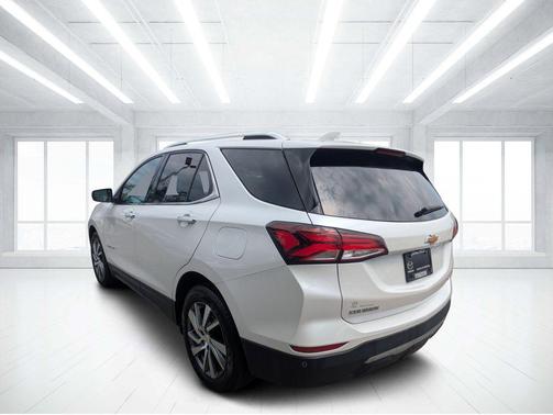 Iridescent Pearl Tricoat 2022 Chevrolet Equinox Premier w/1LZ