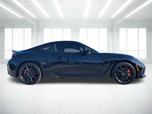 2025 Subaru BRZ tS