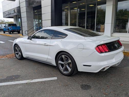 2016 Ford Mustang V6