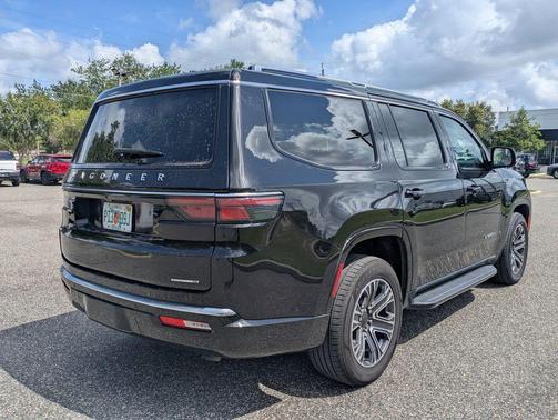 Diamond Black Crystal Pearlcoat 2024 Jeep Wagoneer Series II 4x4
