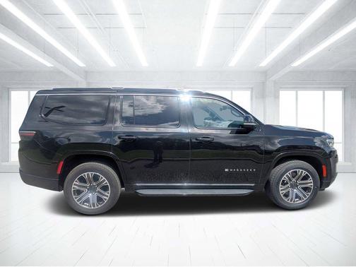 Diamond Black Crystal Pearlcoat 2024 Jeep Wagoneer Series II 4x4