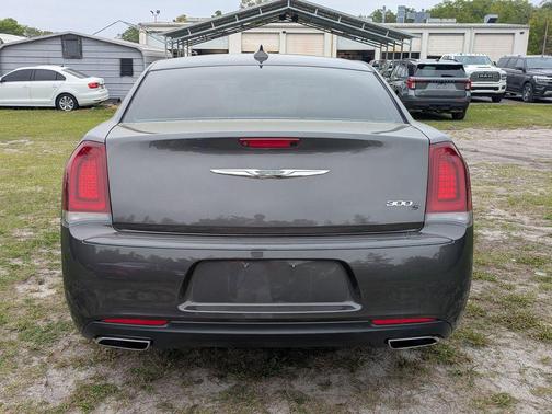 Granite Crystal Metallic Clearcoat 2019 Chrysler 300 S