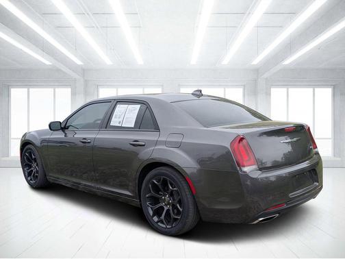2019 Chrysler 300 S