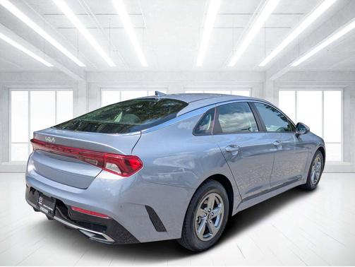 Everlasting Silver 2024 Kia K5 LXS