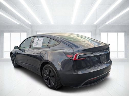 2025 Tesla Model 3 Long Range
