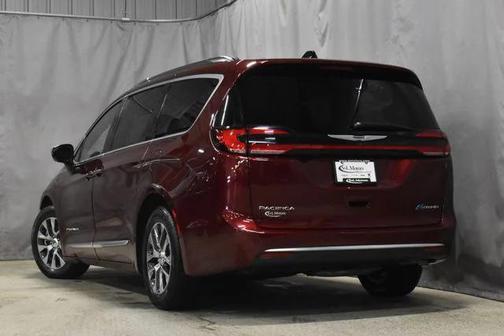 2023 Chrysler Pacifica Hybrid Pinnacle